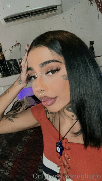 glizzjo Nude Leaks Photo 22