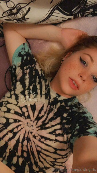 glowingiris23 Nude Leaks Photo 2