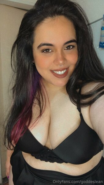 goddeslean Nude Leaks Photo 20