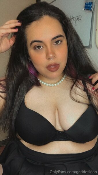 goddeslean Nude Leaks Photo 21