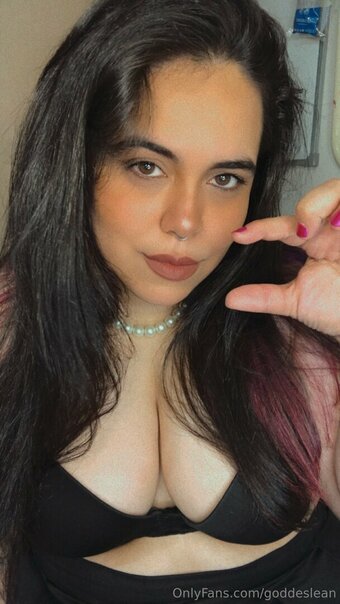 goddeslean Nude Leaks Photo 23