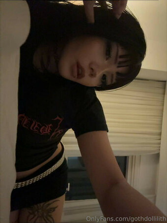 gothdollilith / roselilithh Nude Leaks OnlyFans Photo 5