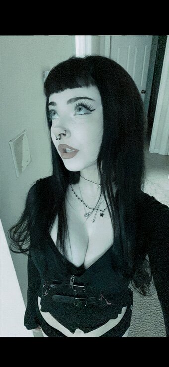 Gothnips / gothnipss Nude Leaks OnlyFans Photo 1