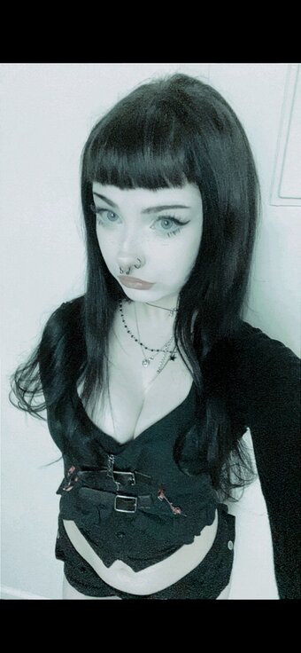 Gothnips / gothnipss Nude Leaks OnlyFans Photo 2