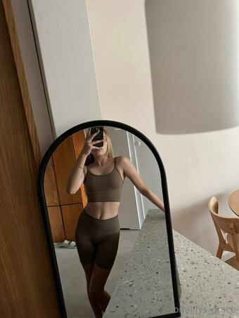 graceli Nude Leaks Photo 9