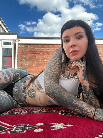 graceneutral / Grace Neutral Nude Leaks OnlyFans Photo 11
