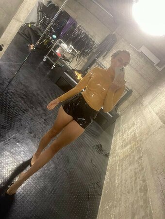 Gummipuppet Nude Leaks OnlyFans Photo 12