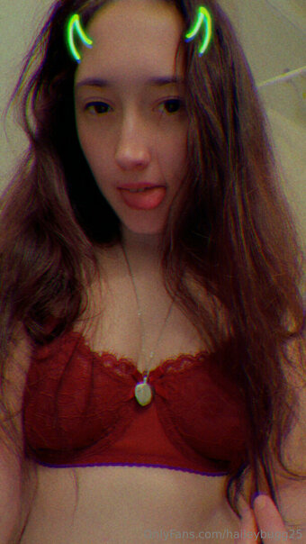 haileybugg25 Nude Leaks Photo 5