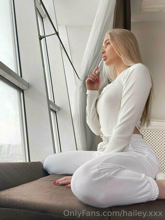 haileycherry Nude Leaks Photo 24