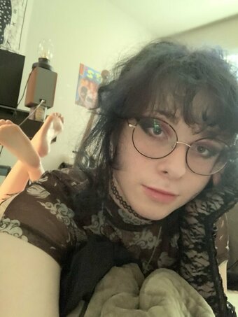 halfdeaddummy / bongodenkirk / helleboreheart / jellyponds Nude Leaks OnlyFans Photo 1