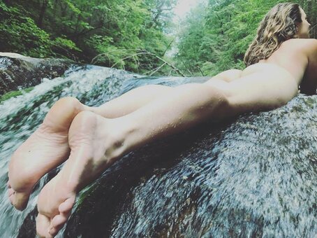 Hallee Hirsh / halleeonearth Nude Leaks Photo 13