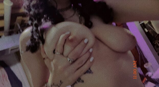 Halley / Halley2364 / WeirdGirl2364 / halleylove / halleyvalley Nude Leaks OnlyFans Photo 12