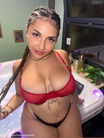 Hannahcomda Nude Leaks Photo 3