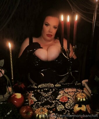 harmonybancroft Nude Leaks Photo 11