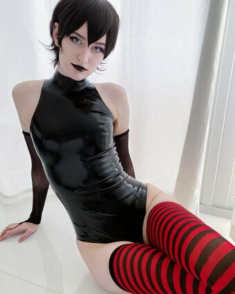 HazelFig / HazelFigCos / hazelfigcosplay / honeyfig1 Nude Leaks OnlyFans Photo 3