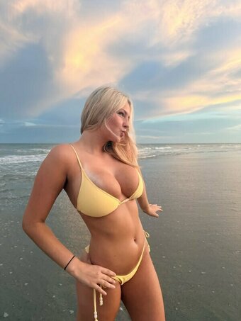 Hazelklingerr Nude Leaks Photo 2