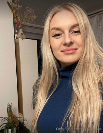 hell_lenaa / Sky Pierce / hell.lena Nude Leaks Photo 1