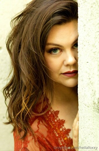 hellafoxxy Nude Leaks Photo 2