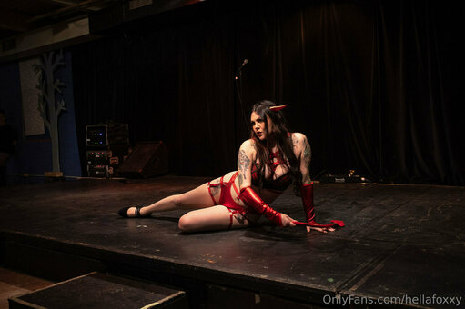 hellafoxxy Nude Leaks Photo 16