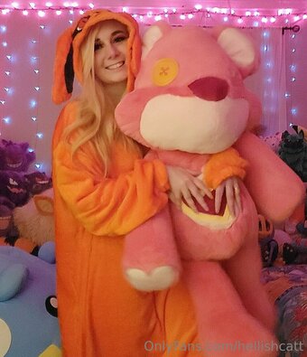 hellishcatt Nude Leaks Photo 9