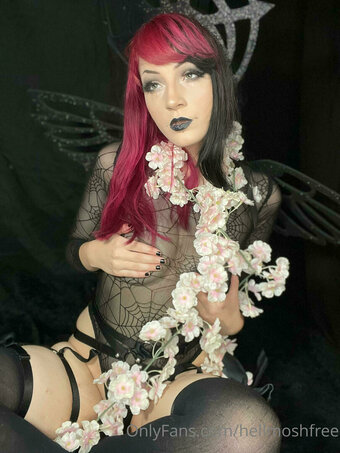 hellmoshfree Nude Leaks Photo 9