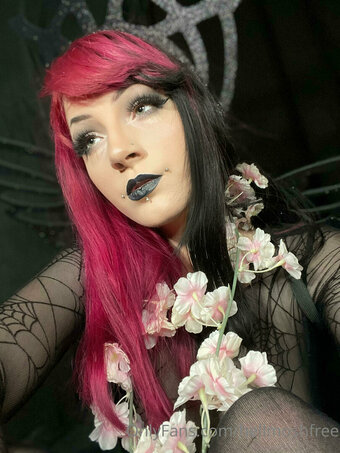 hellmoshfree Nude Leaks Photo 10