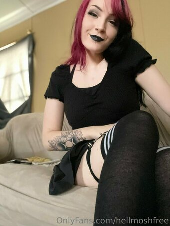 hellmoshfree Nude Leaks Photo 14