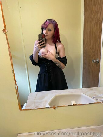 hellmoshfree Nude Leaks Photo 15