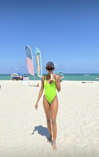 Hello, Bombshell / bombshell79 / hello bombshell / hellobombshellhawaii Nude Leaks OnlyFans Photo 4