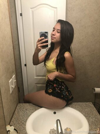 hellogabi30 Nude Leaks Photo 23