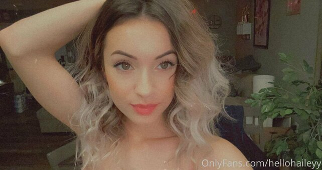 hellohaileyy Nude Leaks Photo 5