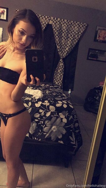 hellohaileyy Nude Leaks Photo 8