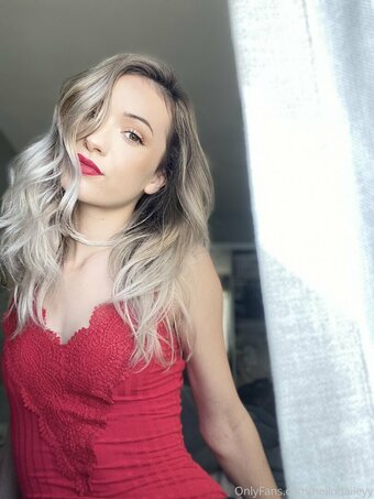 hellohaileyy Nude Leaks Photo 9