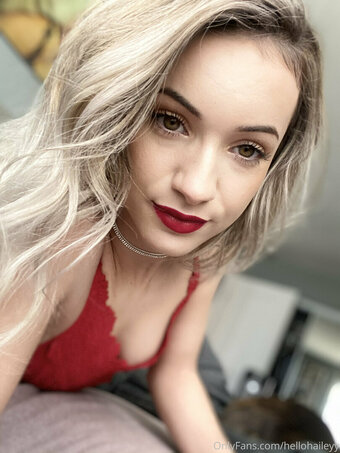 hellohaileyy Nude Leaks Photo 11