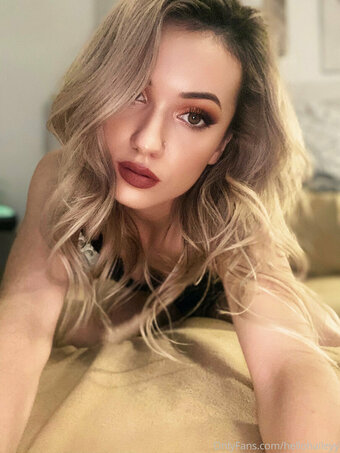 hellohaileyy Nude Leaks Photo 13