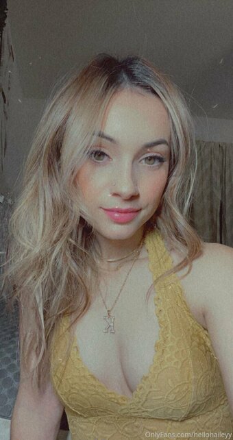 hellohaileyy Nude Leaks Photo 15