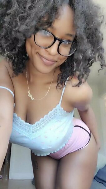 hellokittyxx / Xhellokittyx / coffeegyal / h3llokittyxxx / prettygyalxz / xh3llokittyx Nude Leaks OnlyFans Photo 12