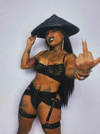 helloomcfly / https: / ishues Nude Leaks OnlyFans Photo 7