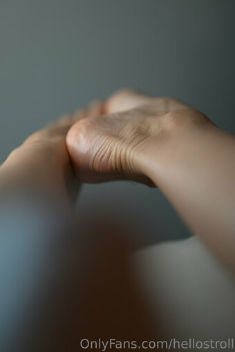 hellostroll Nude Leaks Photo 8