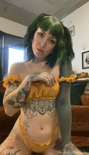 helloyelow Nude Leaks Photo 2