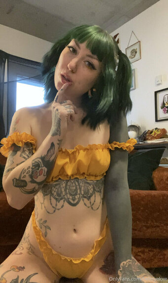 helloyelow Nude Leaks Photo 3