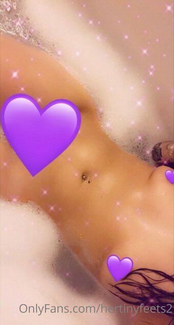 hertinyfeets2 Nude Leaks Photo 2