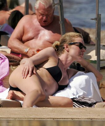 Herzigova Nude Leaks Photo 13