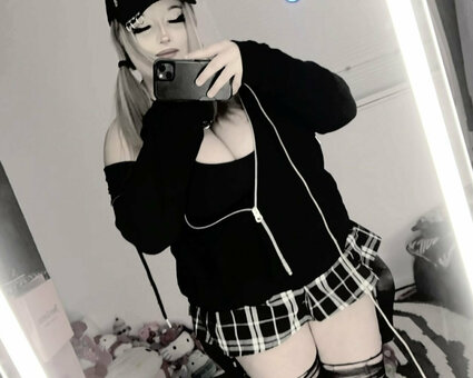 hexedblunts / yanderewaifu Nude Leaks Photo 14