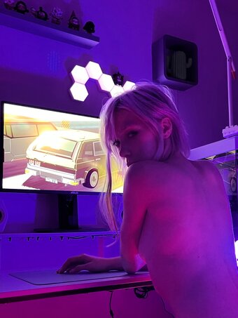 heykrls / heykris Nude Leaks Photo 19