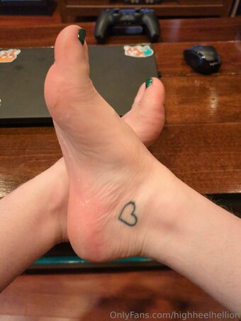 highheelhellion Nude Leaks Photo 2