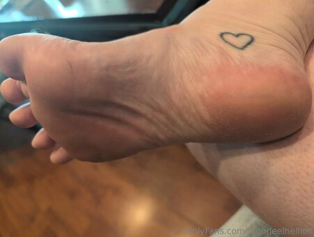 highheelhellion Nude Leaks Photo 22