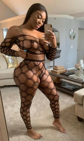 Holly Tushe / hollytushe1 / realhollytushe / tushetime Nude Leaks OnlyFans Photo 1