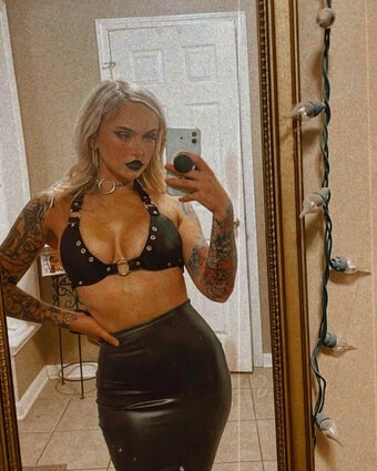 HolyTrinity636 / holytrinity13 / trinitystar6 / trinityyy_princess / trinityyyy_princess Nude Leaks OnlyFans Photo 4