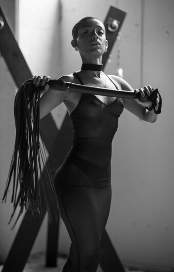 Honnete Bas / honnetebas Nude Leaks Photo 3